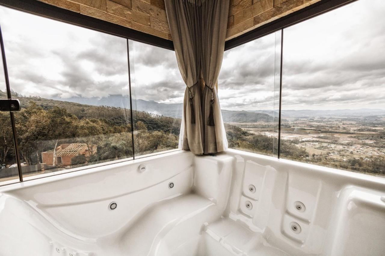Discovery Canyon 3*